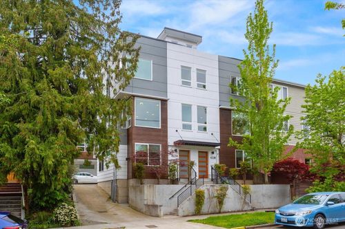 a-4221 Evanston Ave N, Seattle, WA, 98103-7206 | Card Image