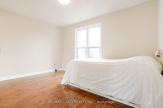 9 Havendale Crt, House attached with 4 bedrooms, 2 bathrooms and 5 parking in Brampton ON | Image 24