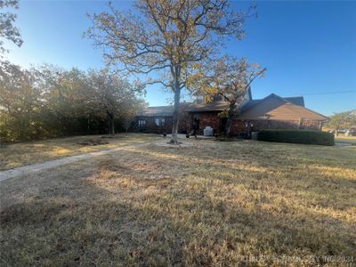 905 W 9th, House other with 4 bedrooms, 3 bathrooms and null parking in Cushing OK | Image 3