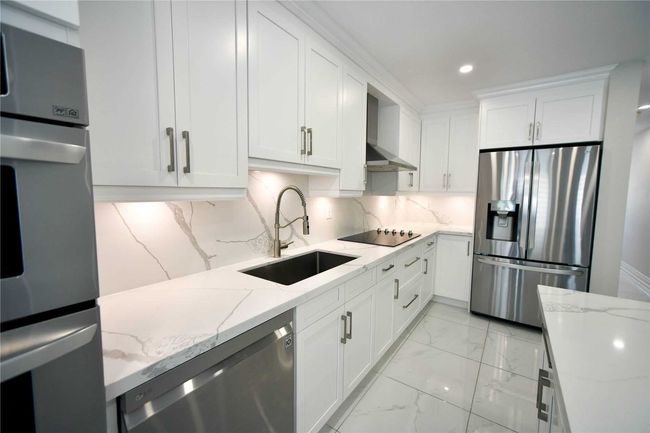 3231 Sharp Rd, House attached with 3 bedrooms, 4 bathrooms and 2 parking in Burlington ON | Image 16