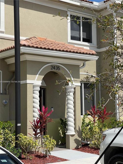 2435 Se 11th St, Homestead, FL, 33035-2122 | Card Image