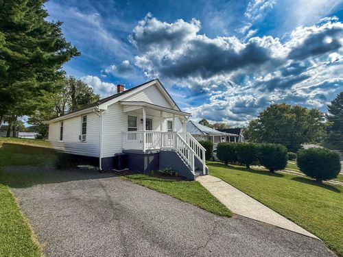 445 E Lexington Street, Wytheville, VA, 24382 | Card Image