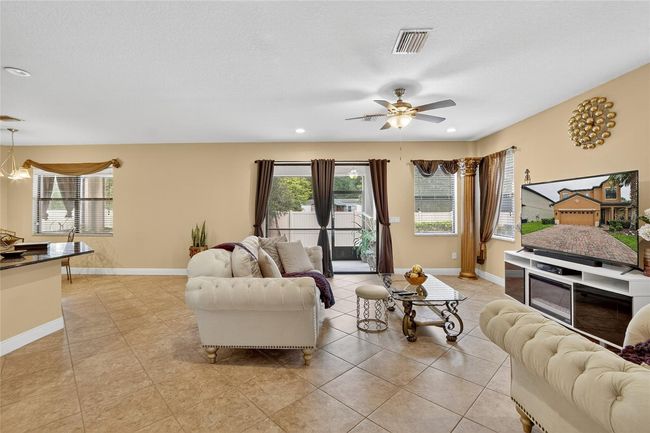 15246 Anguilla Isle Ave, House other with 4 bedrooms, 3 bathrooms and null parking in TAMPA FL | Image 13
