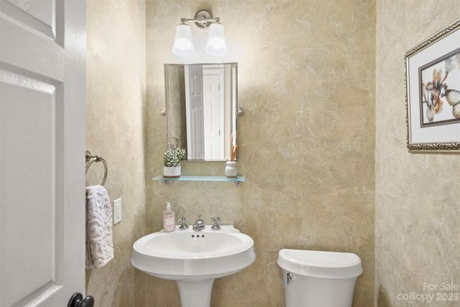Powder room | Image 10