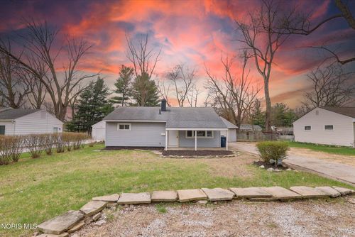 5747 Dellbrook Dr, Sylvania, OH, 43560-2021 | Card Image