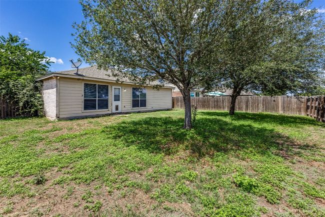 1514 Paint Brush Dr, House other with 3 bedrooms, 2 bathrooms and 2 parking in Lockhart TX | Image 25