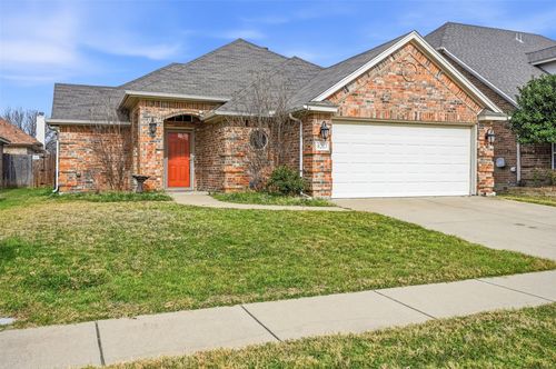 8217 Bowspirit Ln, Hurst, TX, 76053-7464 | Card Image