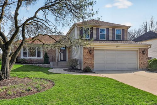 2340 Appleby Dr, Wheaton, IL, 60189-8910 | Card Image