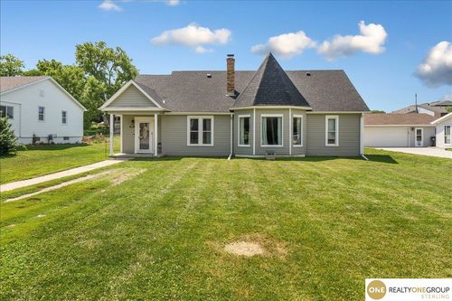 1761 Park St, Blair, NE, 68008-1533 | Card Image