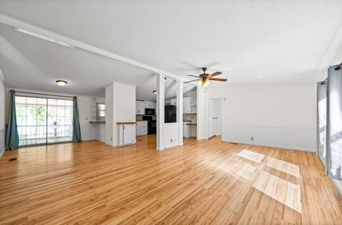 315 Riverview Dr, Dover, TN, 37058-5490 | Card Image