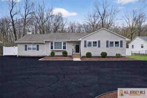 107 Finnegan Ln, KENDALL PARK, NJ, 08824-1644 | Card Image