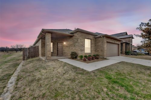 144 Creek Terrace Dr, Saginaw, TX, 76131-3163 | Card Image