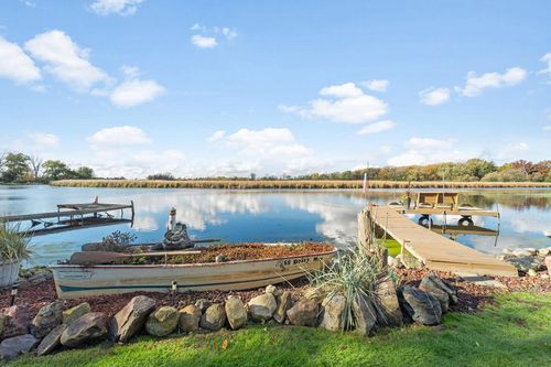 8508 Fox River Rd, Waterford, WI, 53185-1053 | Card Image