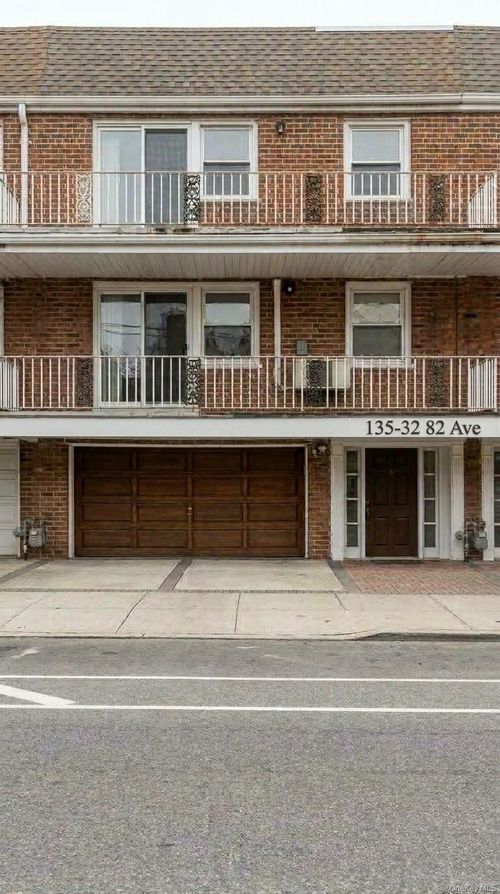 135-30 82nd Ave, Briarwood, NY, 11435-1322 | Card Image