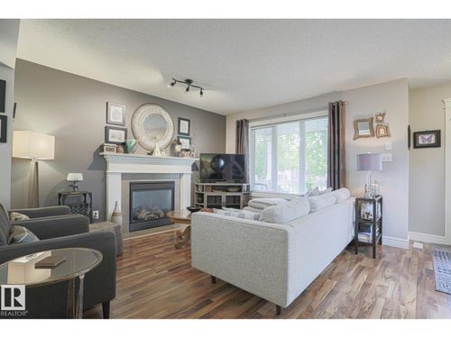 12039 18 Ave Sw, Edmonton, AB, T6W1W3 | Card Image