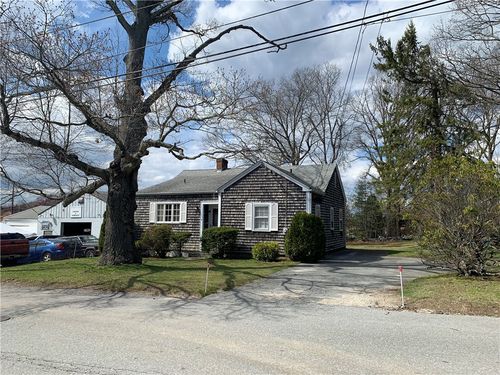 4 Harris Ave, Warren, RI, 02885-2308 | Card Image