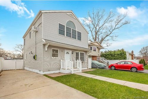 54 5th St, Ronkonkoma, NY, 11779-5346 | Card Image