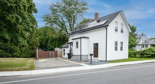 236 Bark St, Swansea, MA, 02777-4818 | Card Image