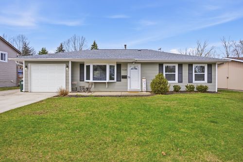 7220 Sprucewood Ave, Woodridge, IL, 60517-2210 | Card Image