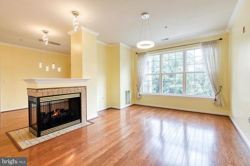 unit-406-400 Symphony Cir, HUNT VALLEY, MD, 21030-2042 | Card Image