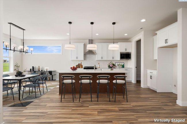 7207 Ambrosia St, Home with 4 bedrooms, 3 bathrooms and null parking in Kennewick WA | Image 5