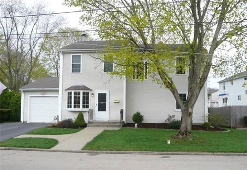 210 Pinecrest Dr, Pawtucket, RI, 02861-1559 | Card Image