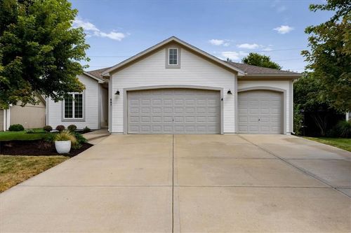 561 N Evergreen St, Gardner, KS, 66030-1819 | Card Image
