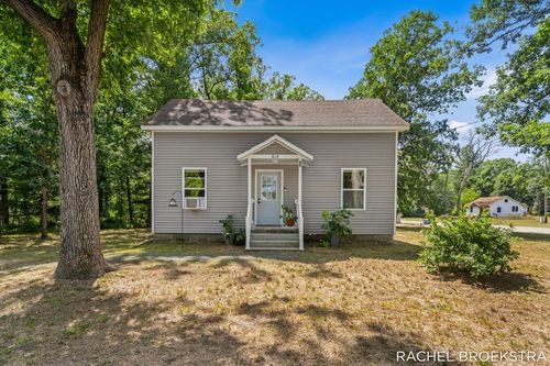 615 6th Street, UNKNOWN, MI, 49304 | Card Image