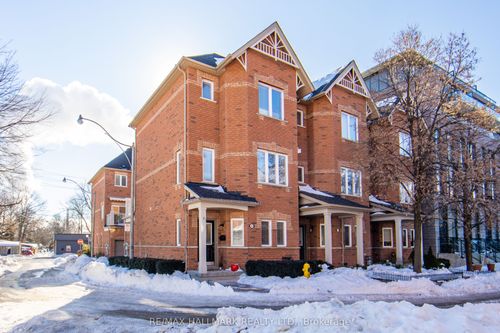 {{alt}} | Card Image