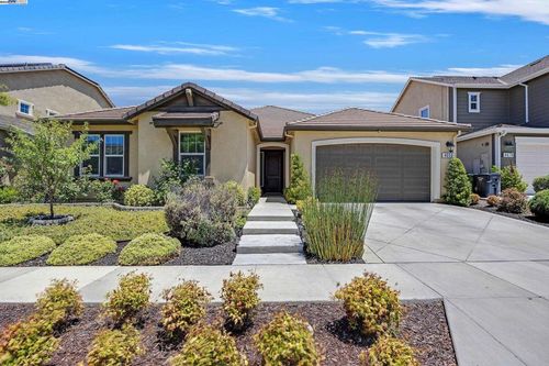 4650 Martha Ave, Tracy, CA, 95377-8482 | Card Image