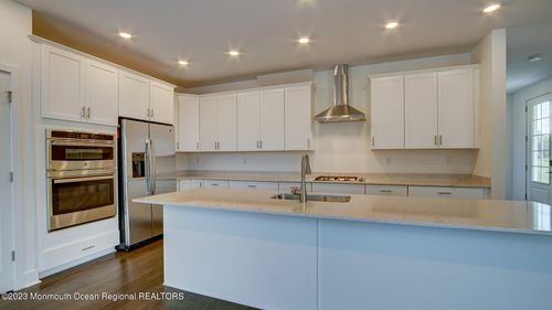 101 Pilot St, Marlboro, NJ, 07746-2622 | Card Image