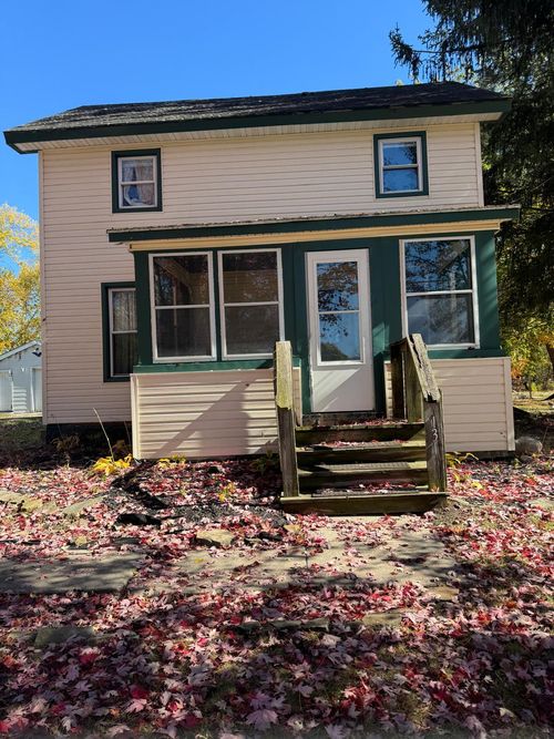 131 Woodstock St, Cement City, MI, 49233-9700 | Card Image