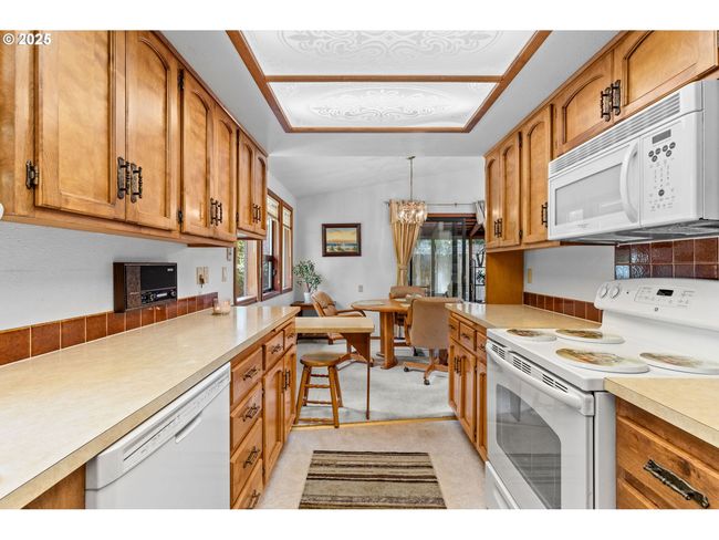 Kitchen | Image 9