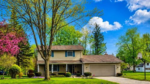 6103 Trenton Dr, Flint, MI, 48532-3242 | Card Image
