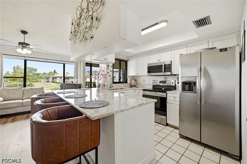 824-5830 Trailwinds Dr, FORT MYERS, FL, 33907-8388 | Card Image