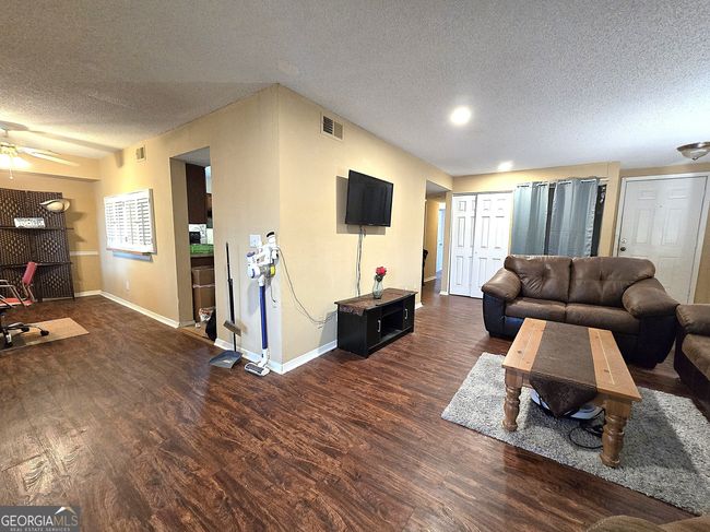 315 Seasons Pkwy, Condo with 2 bedrooms, 2 bathrooms and null parking in Norcross GA | Image 6