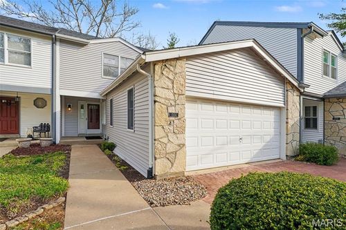 1554 Charlemont Dr, Chesterfield, MO, 63017-4604 | Card Image