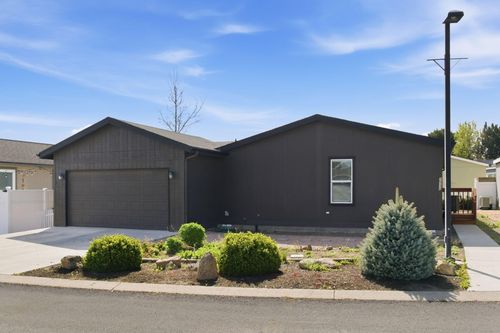 2530 Sw Evening Primrose Dr, Redmond, OR, 97756-8932 | Card Image