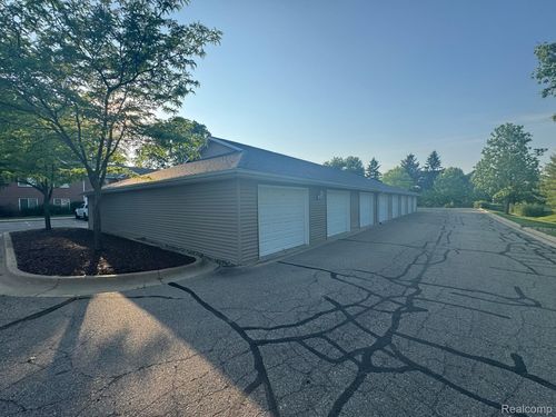 apt-14-3021 Birch Row Dr, East Lansing, MI, 48823-2295 | Card Image