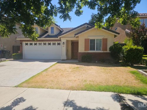 6111 Brewer Creek Dr, Bakersfield, CA, 93313-5912 | Card Image