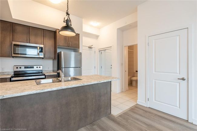 106 - 460 Dundas St E, House attached with 1 bedrooms, 1 bathrooms and 1 parking in Hamilton ON | Image 14