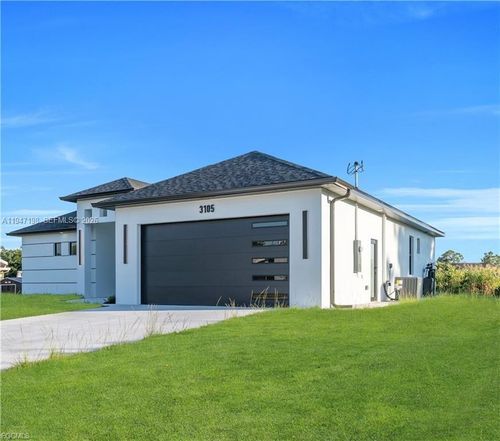 3105 28th St Sw, Lehigh Acres, FL, 33976-3911 | Card Image