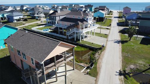 922 Driftwood Dr, Crystal Beach, TX, 77650 | Card Image