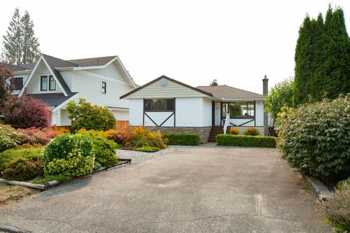 847 E 13th St, North Vancouver, BC, V7L2M8 | Card Image