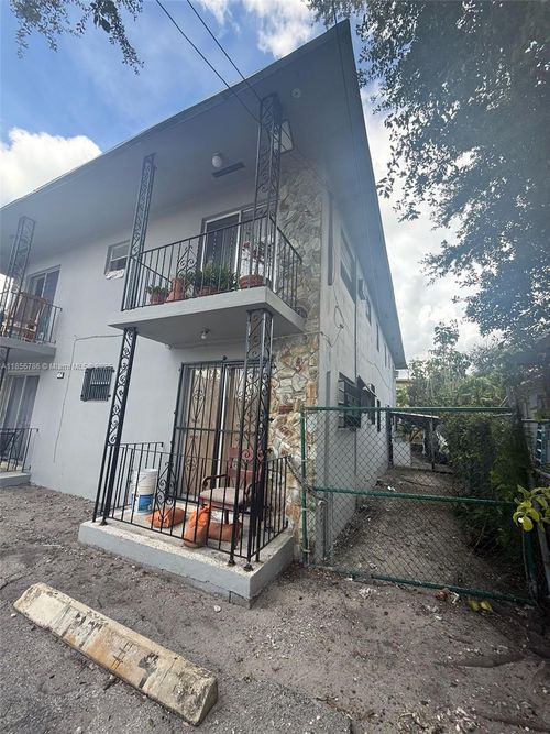 414 Sw 15th Ave, Miami, FL, 33135-3669 | Card Image