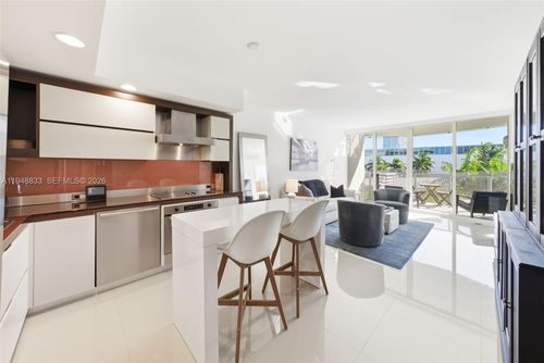 303-2155 Washington Ct, Miami Beach, FL, 33139 | Card Image