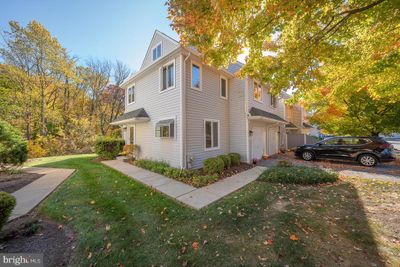 122 W Thomas Court, Townhouse with 3 bedrooms, 2 bathrooms and null parking in KENNETT SQUARE PA | Image 1