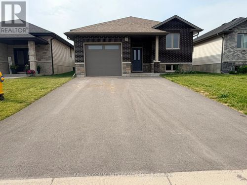 32 Cattail Cres, Trenton, ON, K8V0J4 | Card Image
