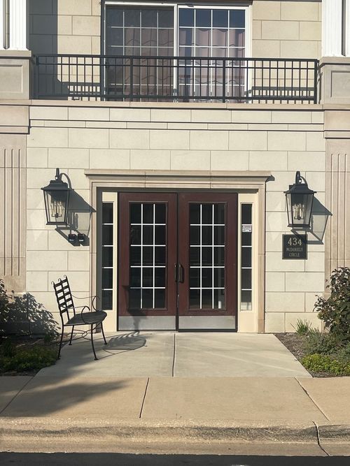 unit-302-434 Mcdaniels Cir, Clarendon Hills, IL, 60514-2157 | Card Image