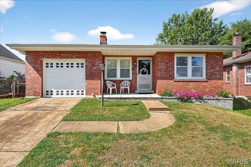 9319 Aster Ave, Saint Louis, MO, 63123-4428 | Card Image
